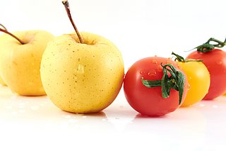 Äpfel und Tomaten